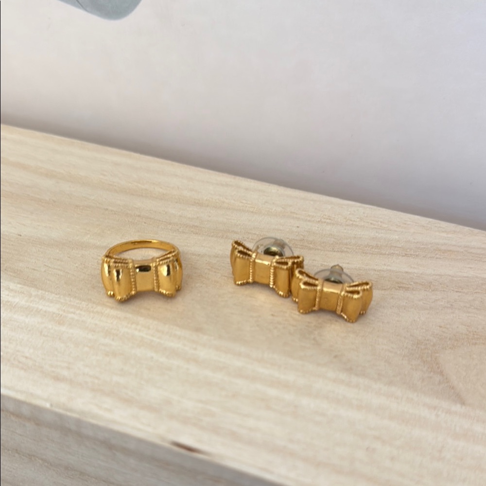 Kate Spade “All Wrapped Up” earrings and ring